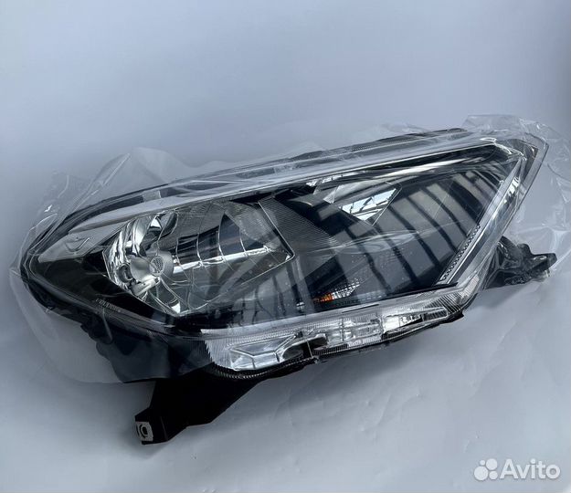 Фара передняя правая для FAW Jetta VA3