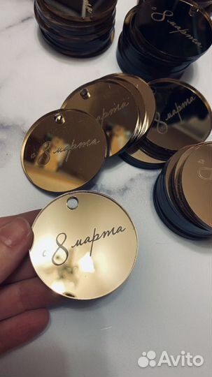 Надписи, слова, изделия из дерева/акрила