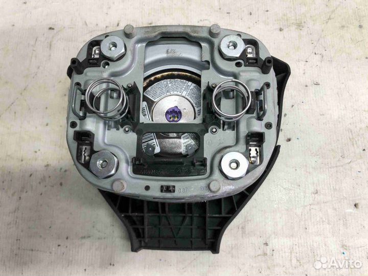 Подушка безопасности водителя Volkswagen Passat B6