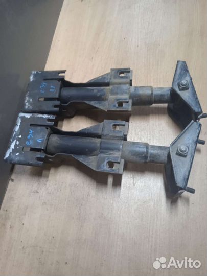 Кронштейн усилителя бампера BMW 5 E34 бмв 5 E34