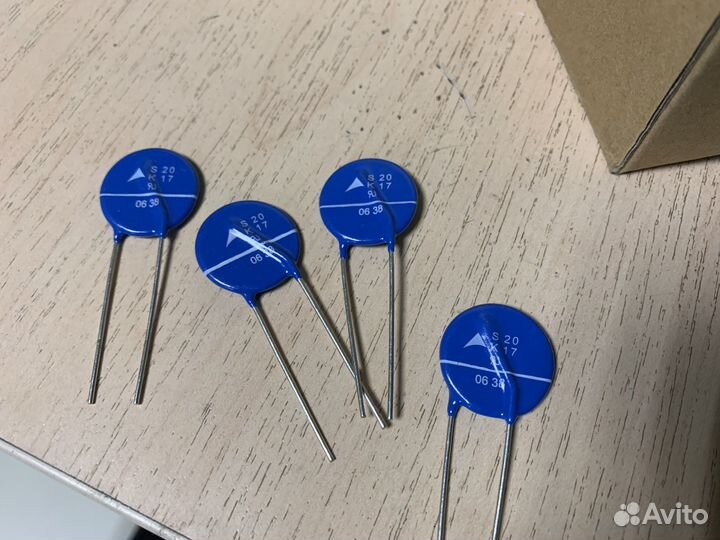 Варистор S20K17 новые