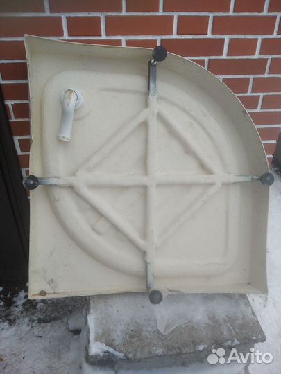 Душевой поддон акриловый 90х90