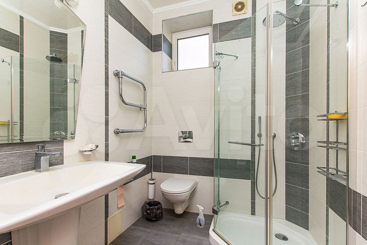 Дом 243,6 м² на участке 7,1 сот.