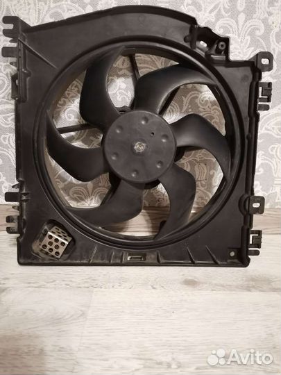 Диффузор с вентилятором в сборе Renault Clio 3
