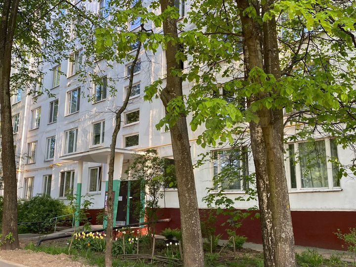 Комната 13 м² в 3-к., 1/9 эт.