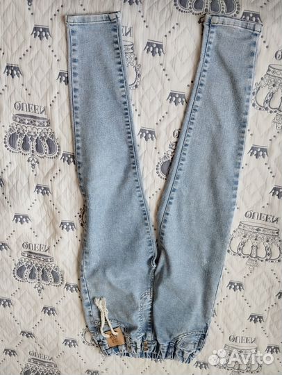 Джинсы