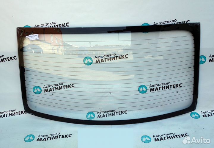 Заднее стекло на Renault Logan 1