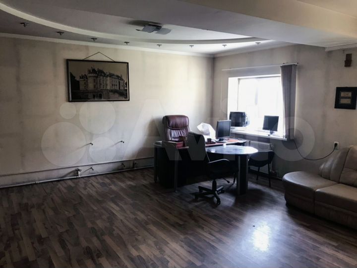 База с административным корпусом, 777 м²