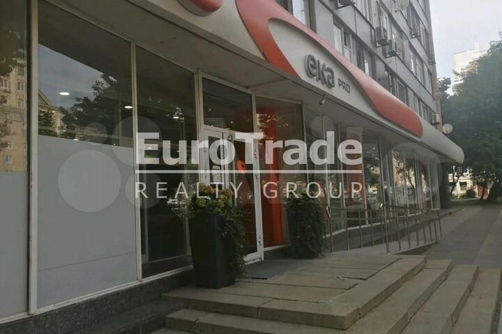 Сдам торговое помещение, 467 м²