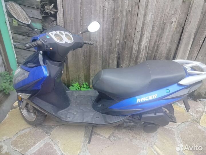 Продам скутер 150 кубов