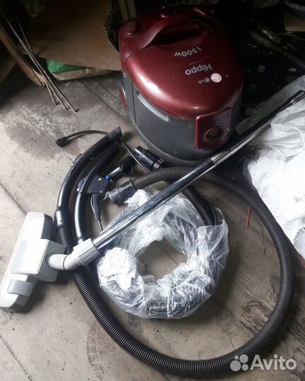 Пылесос моющий LG Hippo V-C9156WA