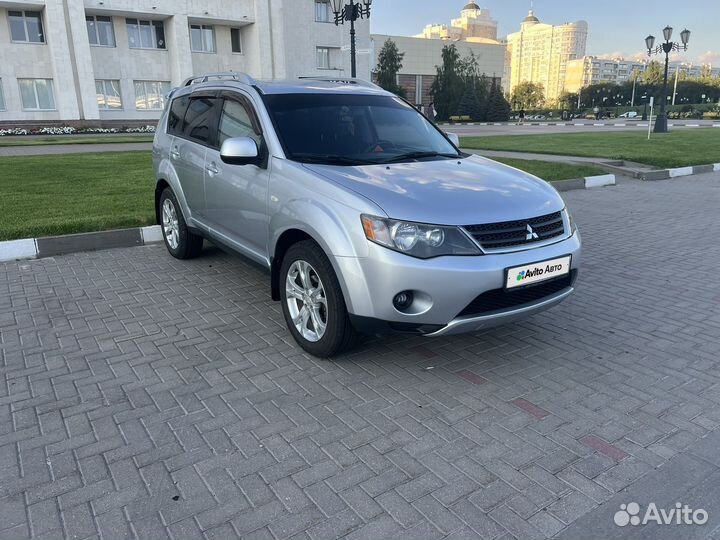 Mitsubishi Outlander 2.4 МТ, 2008, 260 000 км