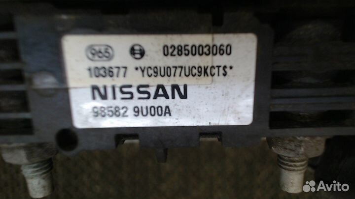 Рамка передняя Nissan Note E11, 2007