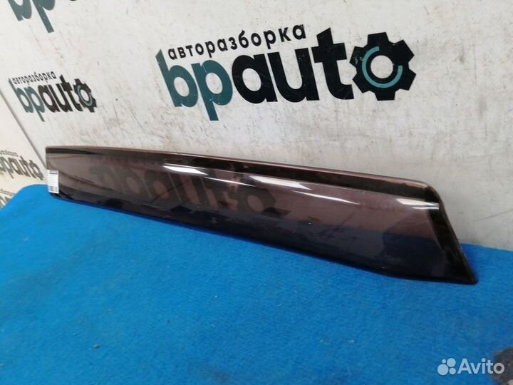 Ветровик стекла задней левой двери Nissan Qashqai