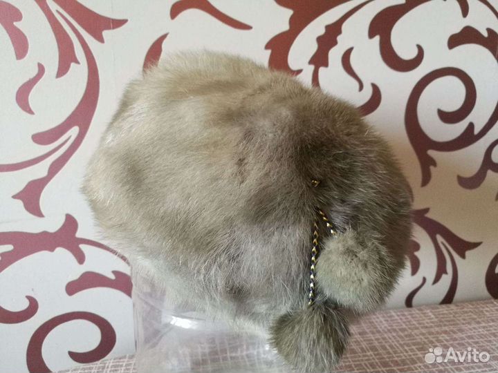 Берет из норки