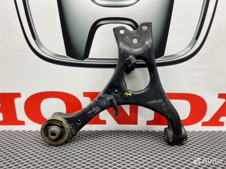 Рычаг подвески передний правый Honda Civic FD(4Д)
