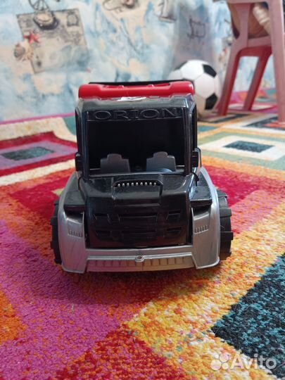 Мусоровоз с контейнером