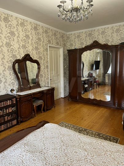 2-к. квартира, 100 м², 1/2 эт.