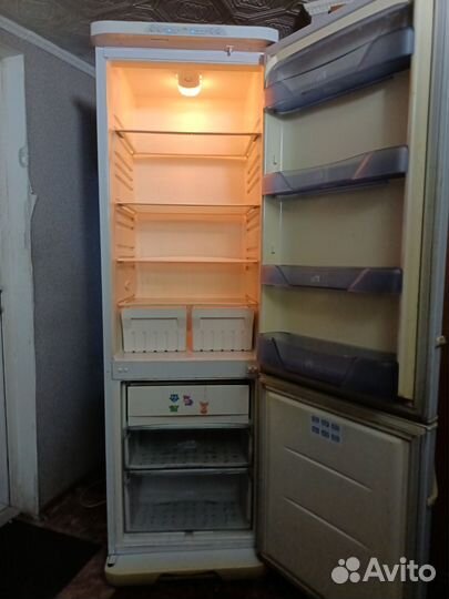 Холодильник 2-камеры