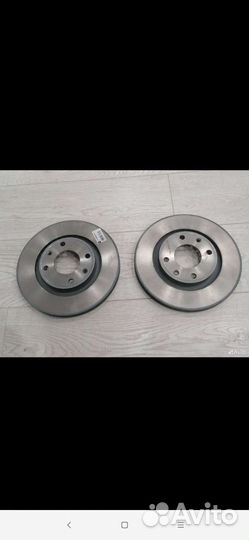 Передние тормозные колодки на Peugeot и Citroen