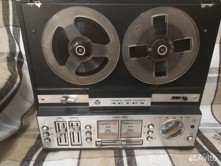 Катушечный магнитофон