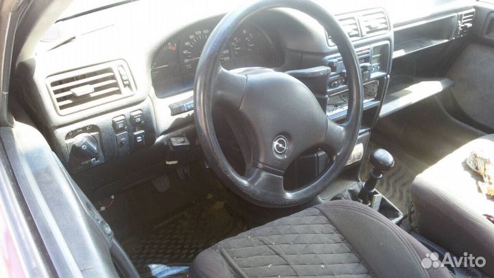 Опель Вектра А по запчастям