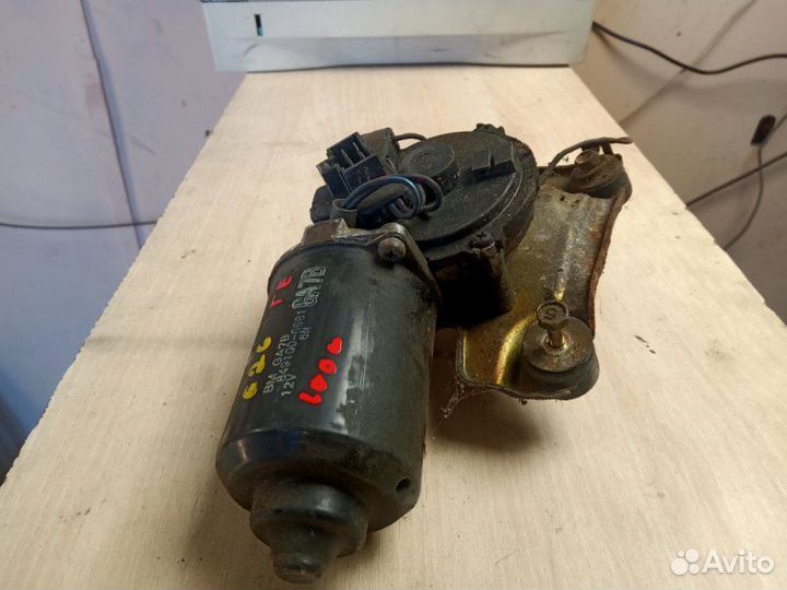 Мотор стеклоочистителя передний Mazda 626 GE 1995