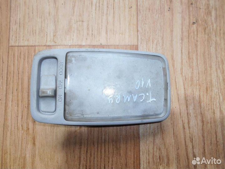 Плафон салонный Toyota Camry V10 1991-1996