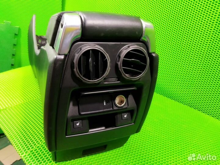 Подлокотник с холодильником в сборе Land Rover