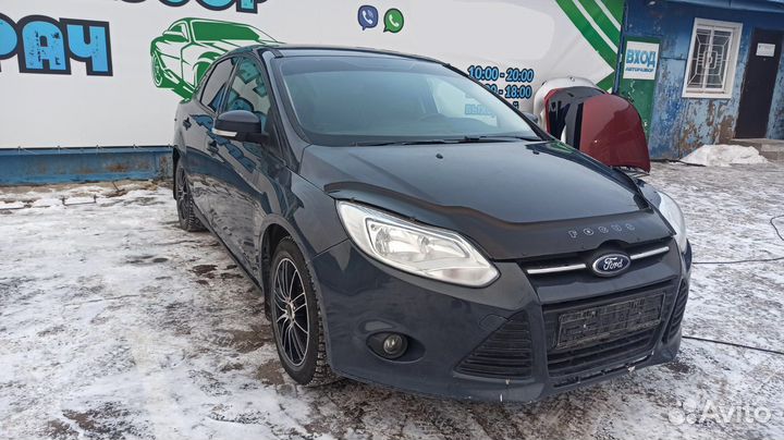 Кронштейн заднего бампера правый Ford Focus 3 2013