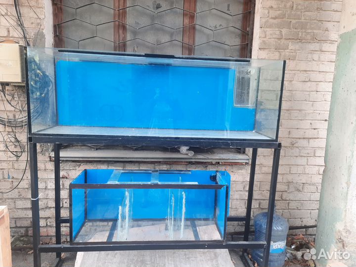 Морской аквариум с стойкой