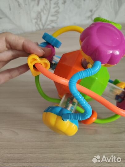 Развивающая игрушка / погремушка