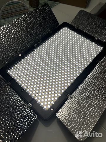 Yongnuo yn1200 (5500) +блок питания