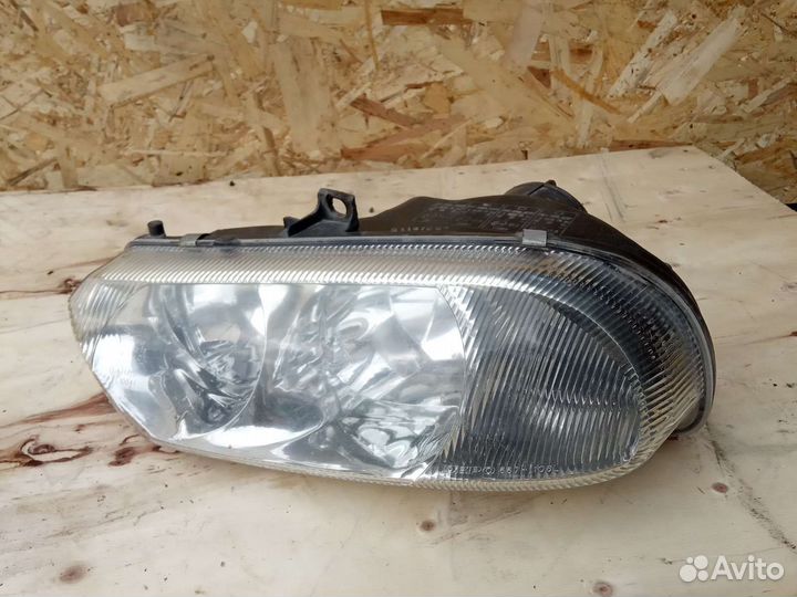 Фара Alfa Romeo 156