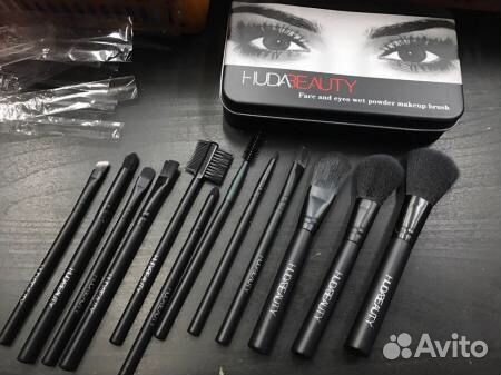 Набор профессиональных кистей Huda для макияжа 12ш