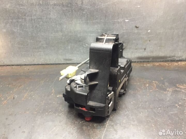 Замок задней правой двери для Opel Astra H