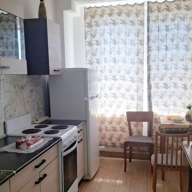 2-к. квартира, 52 м², 10/16 эт.