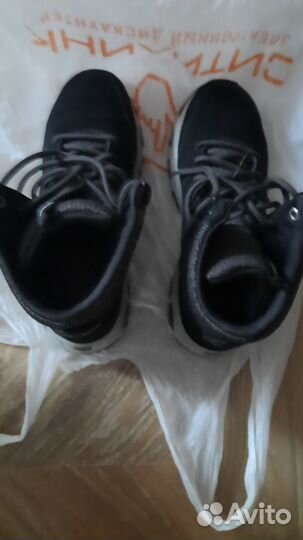 Кроссовки женские 37