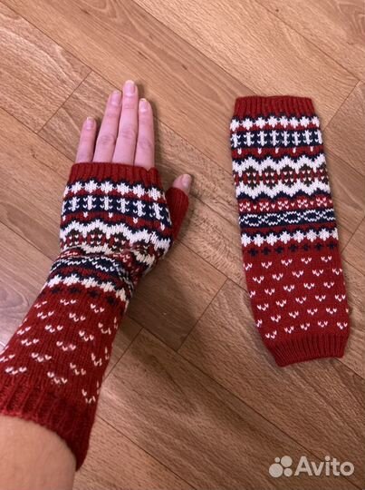 Варежки вязаные женские
