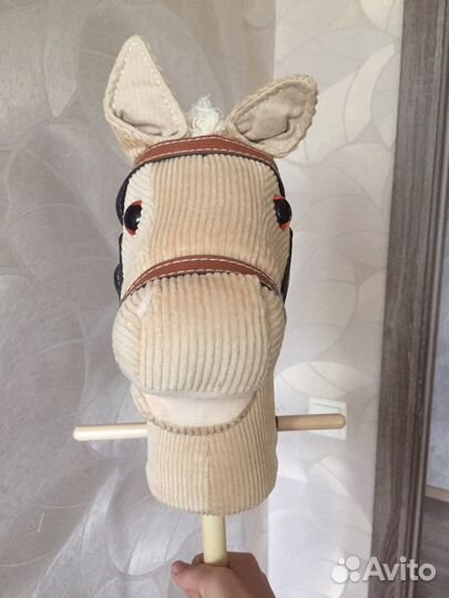 Игрушка лошадь на палке