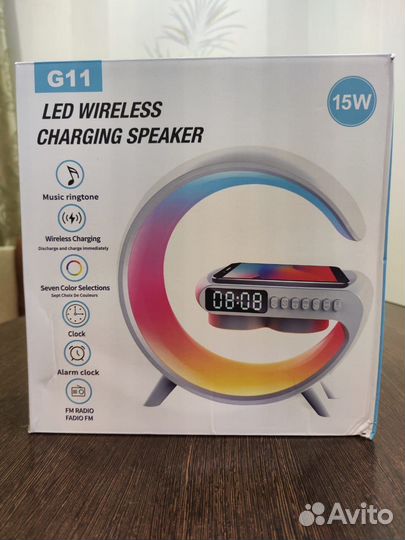 Колонка-лампа с беспроводной зарядкой