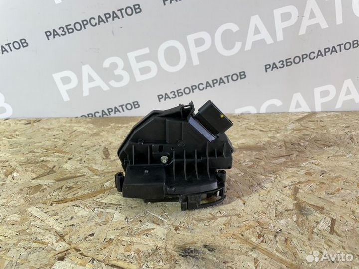 Замок двери передний правый Ford Focus Iii седан
