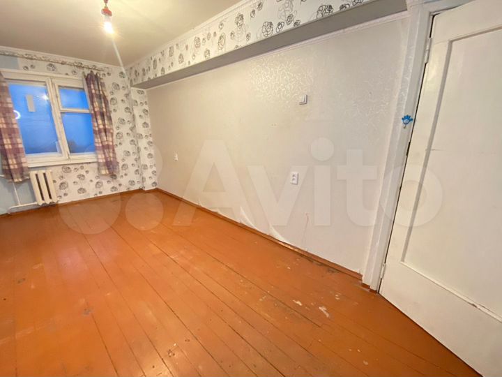 Комната 14 м² в 4-к., 2/5 эт.