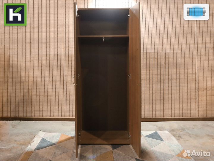 Шкаф офисный для одежды