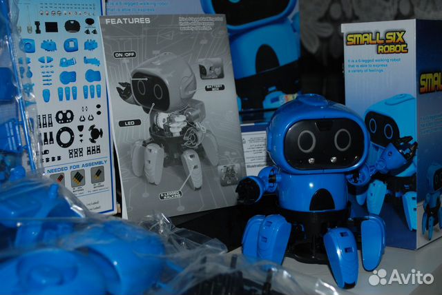 Интерактивный робот Small Six