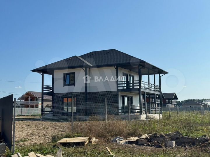 Дом 200 м² на участке 9,8 сот.