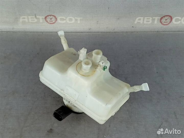 Бачок главного тормозного цилиндра Audi A4 (B8)