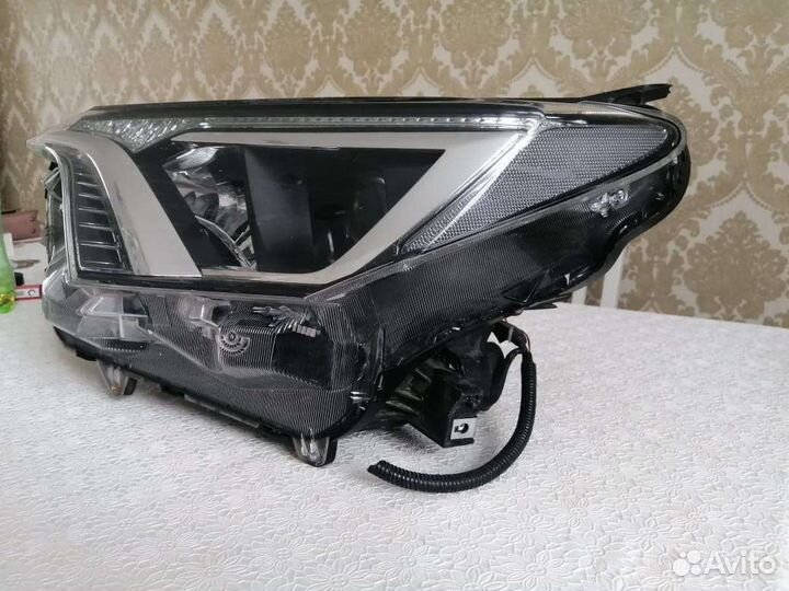 Фара левая toyota rav 4