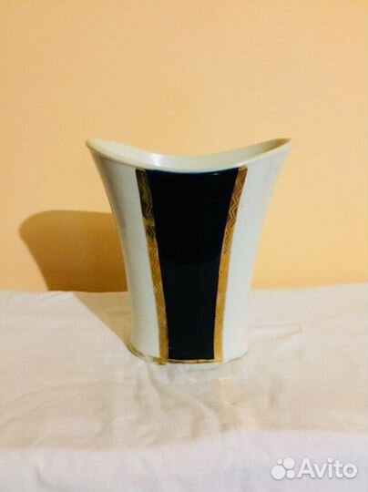 Вазы. Фарфор. Металл. Бронза. Фаянс