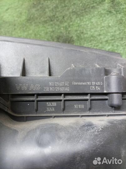 Корпус воздушного фильтра VW Jetta 2005-2011